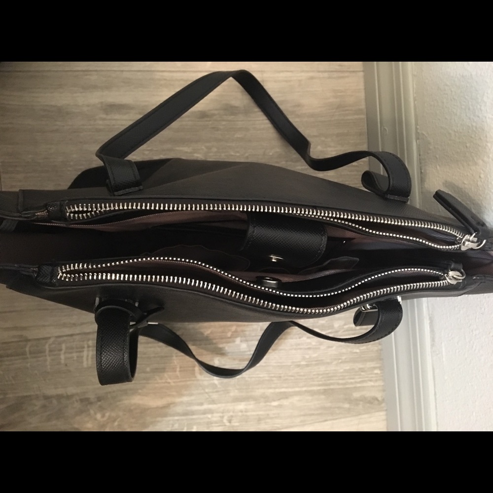 London Fog black tote multiple pockets - Picture 3 of 5